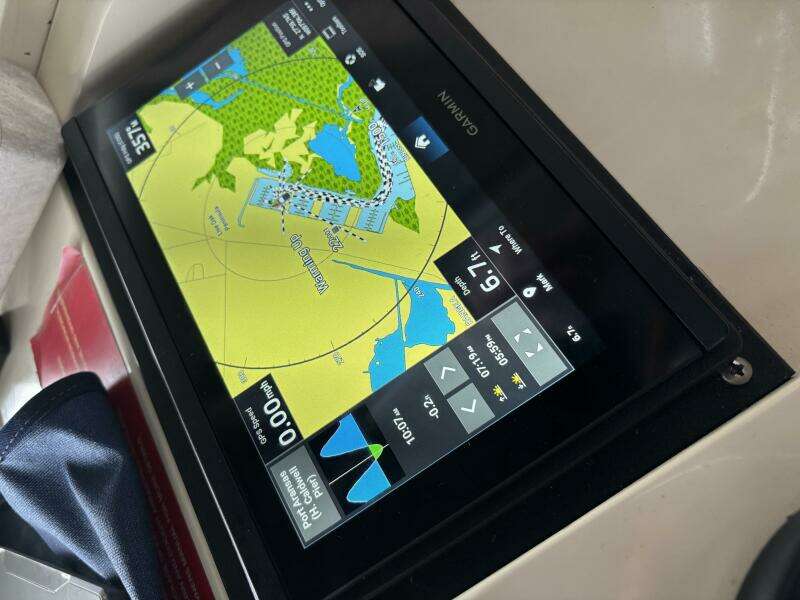 2004 Mainship Pilot 30 Rum Runner II