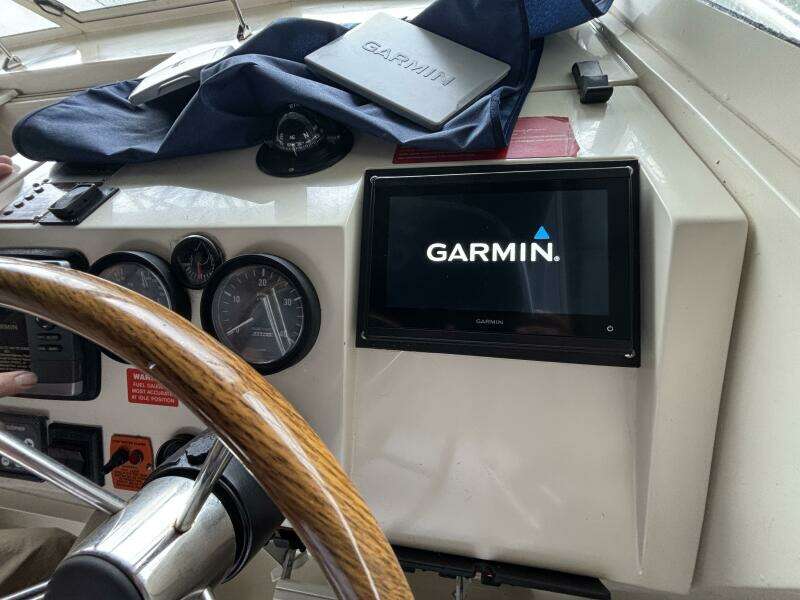 2004 Mainship Pilot 30 Rum Runner II