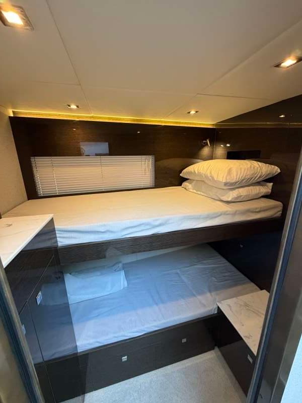 2020 Cruisers Yachts 50 CANTIUS