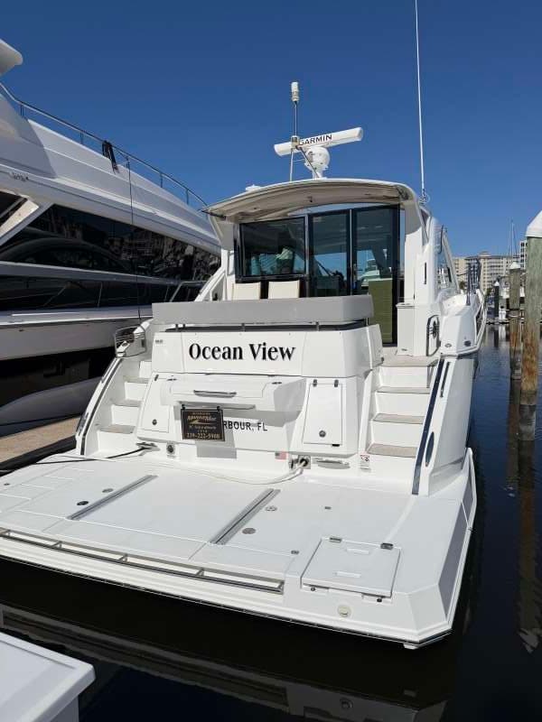 2020 Cruisers Yachts 50 CANTIUS