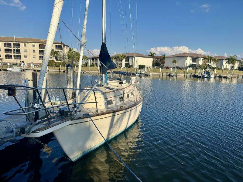 1994 Island Packet 32