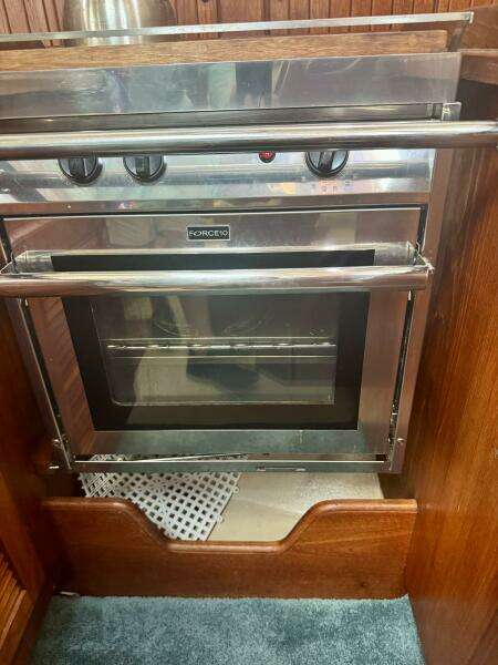 Force 10 Gimbaled Oven