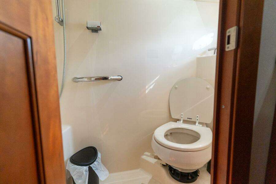 2005 Sea Ray 48 Sundancer