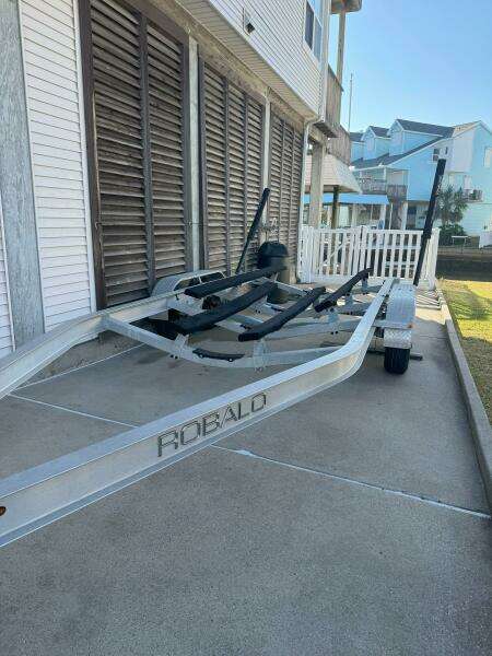 2016 Robalo 226 Cayman