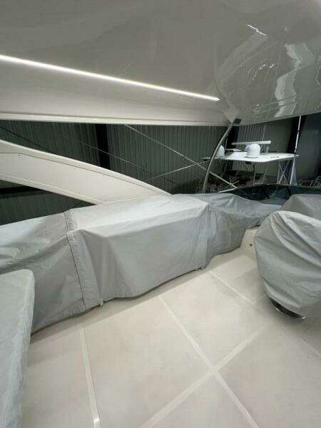 2023 Absolute 48 Navetta