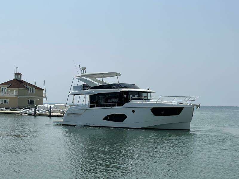 2023 Absolute 48 Navetta