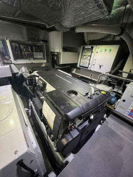 2023 Absolute 48 Navetta