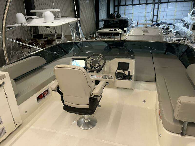 2023 Absolute 48 Navetta