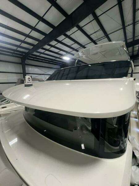 2023 Absolute 48 Navetta