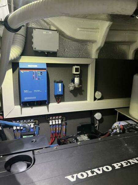 2023 Absolute 48 Navetta