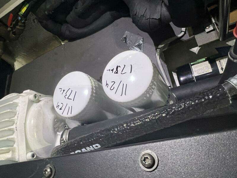 2023 Absolute 48 Navetta