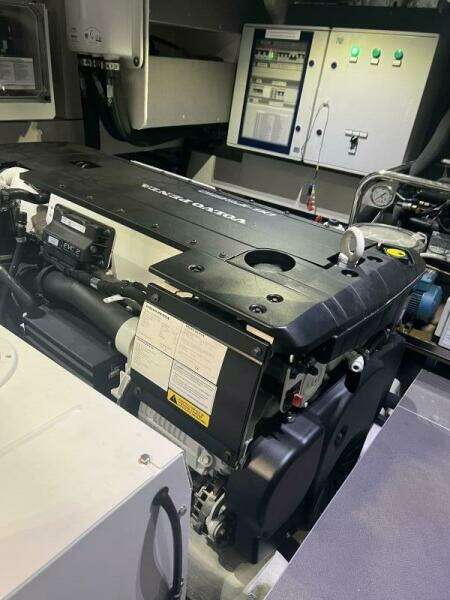 2023 Absolute 48 Navetta