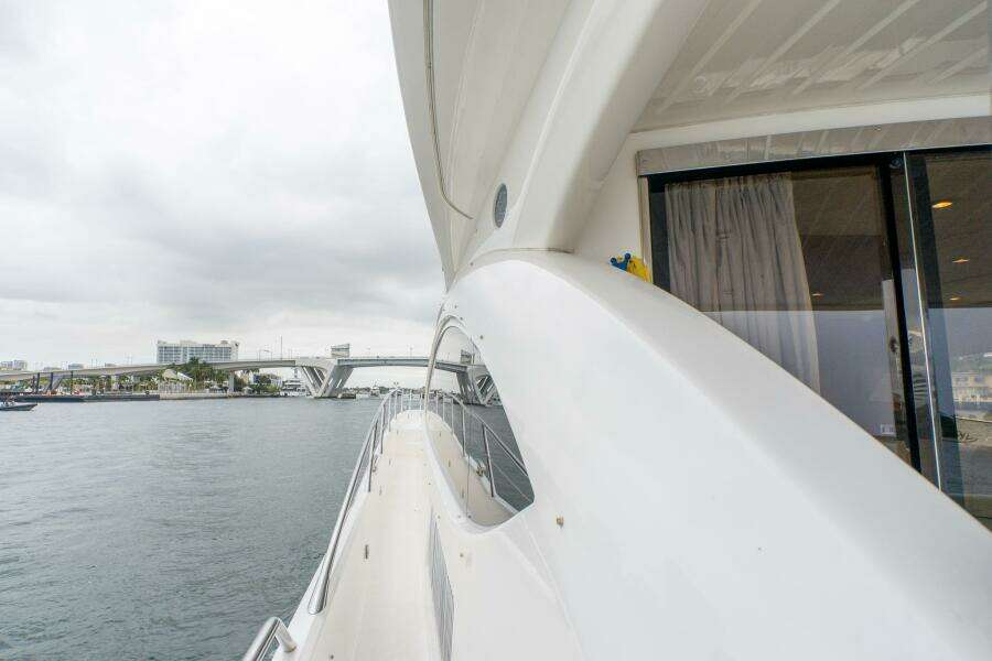 2008 Sunseeker Manhattan 70