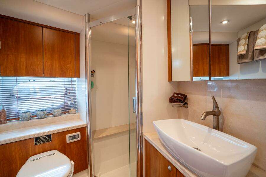 2008 Sunseeker Manhattan 70