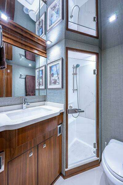 Viking 75 MIRAGE - Starboard Guest Stateroom