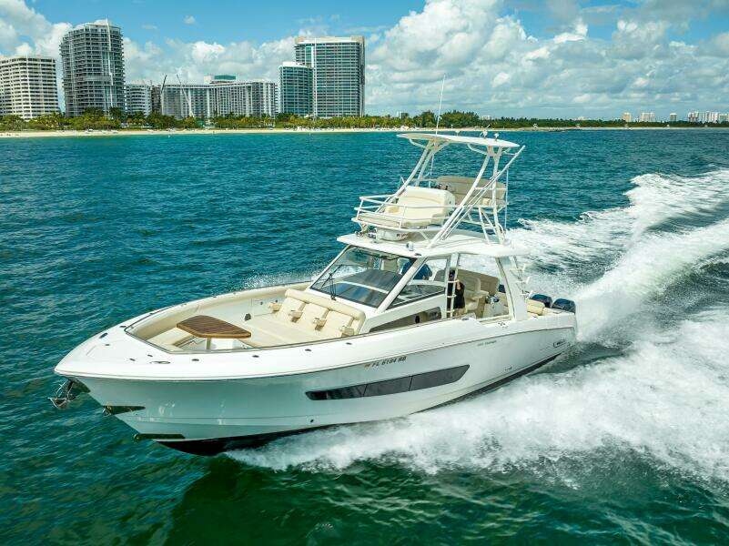 2016 Boston Whaler 