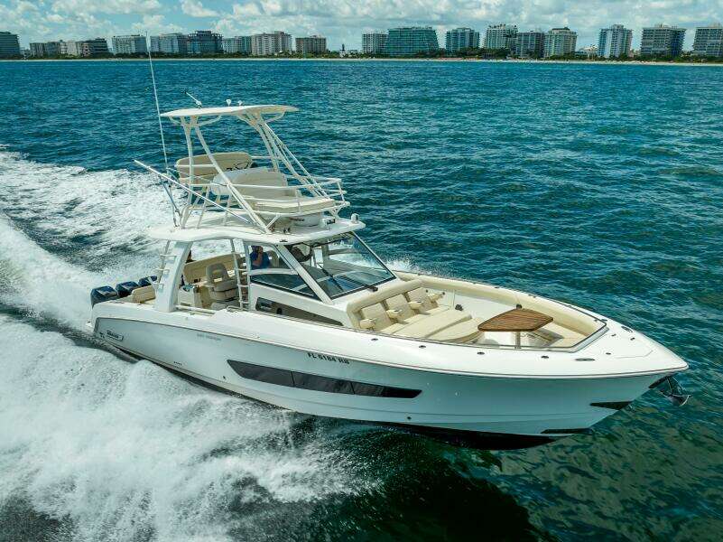 2016 Boston Whaler 