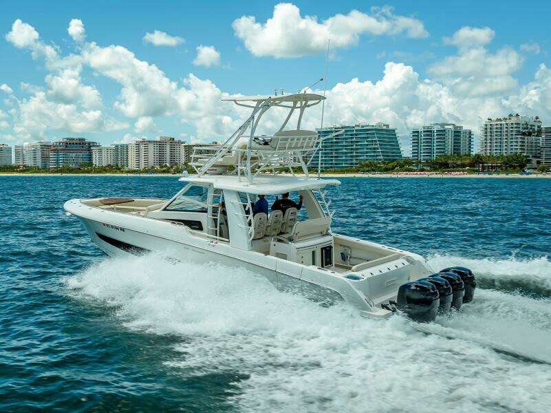 2016 Boston Whaler 