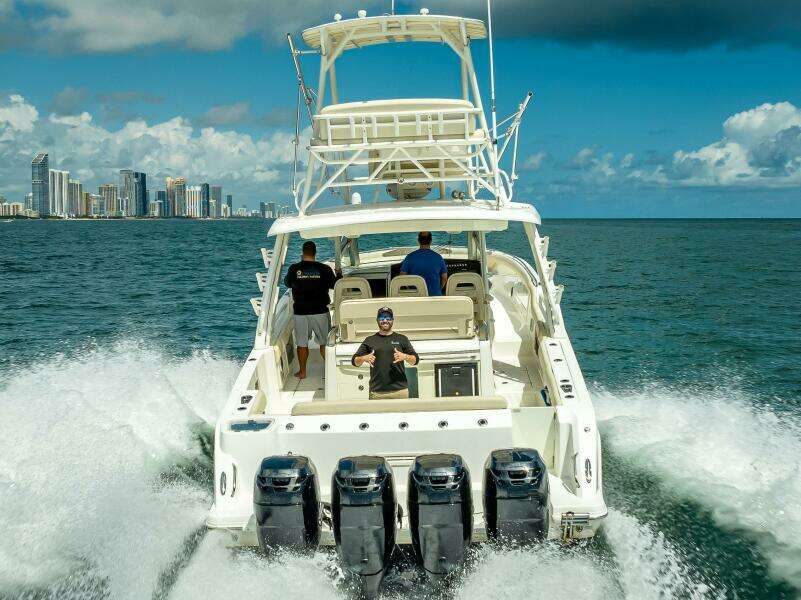2016 Boston Whaler 