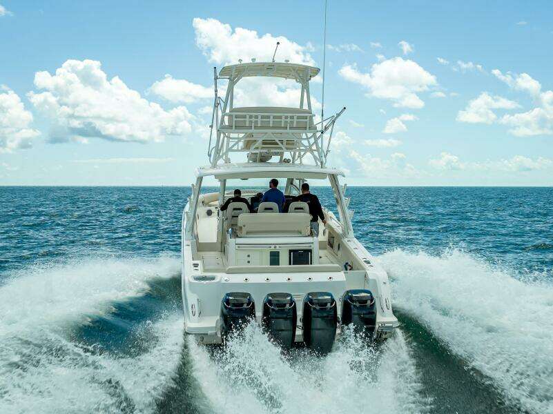 2016 Boston Whaler 