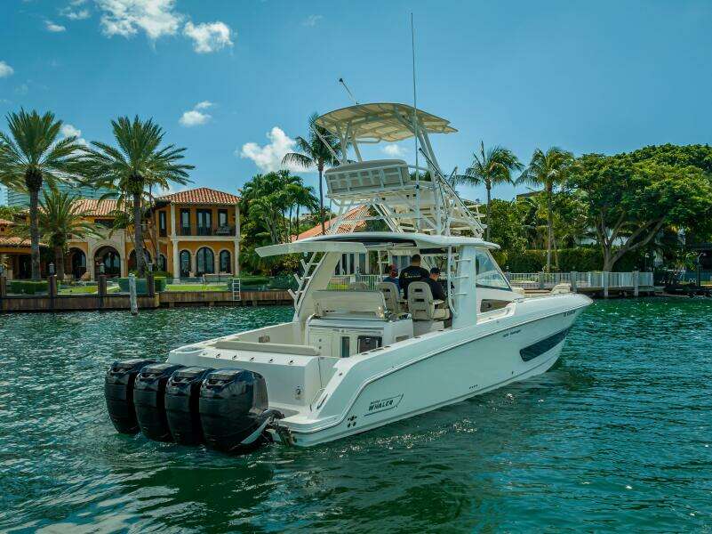 2016 Boston Whaler 