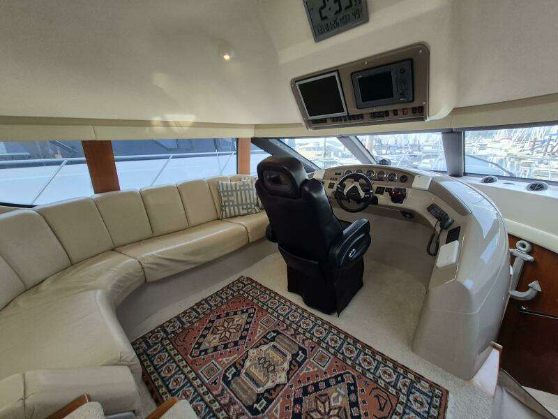 2005 Carver 560 Voyager