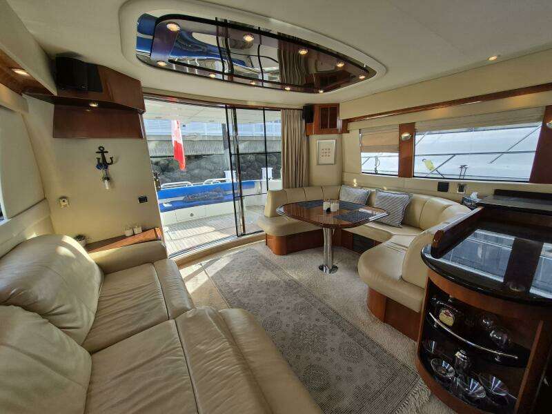 2005 Carver 560 Voyager