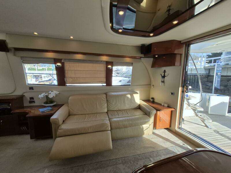 2005 Carver 560 Voyager