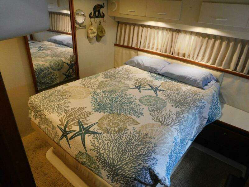 1993 Carver 445 Aft Cabin Motor Yacht