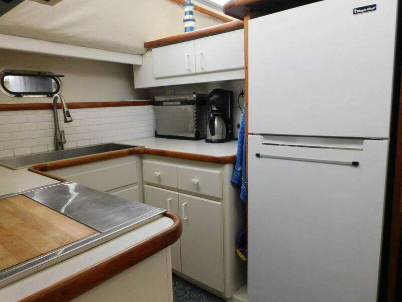 1993 Carver 445 Aft Cabin Motor Yacht