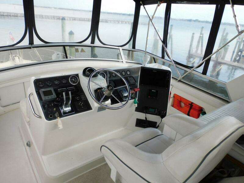 1993 Carver 445 Aft Cabin Motor Yacht