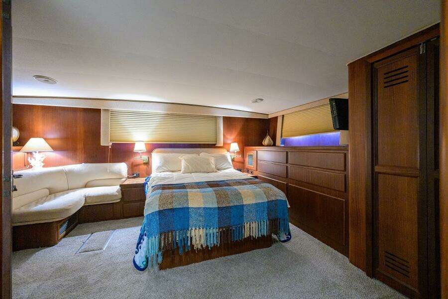Hatteras 63 - Phantom - Master Stateroom
