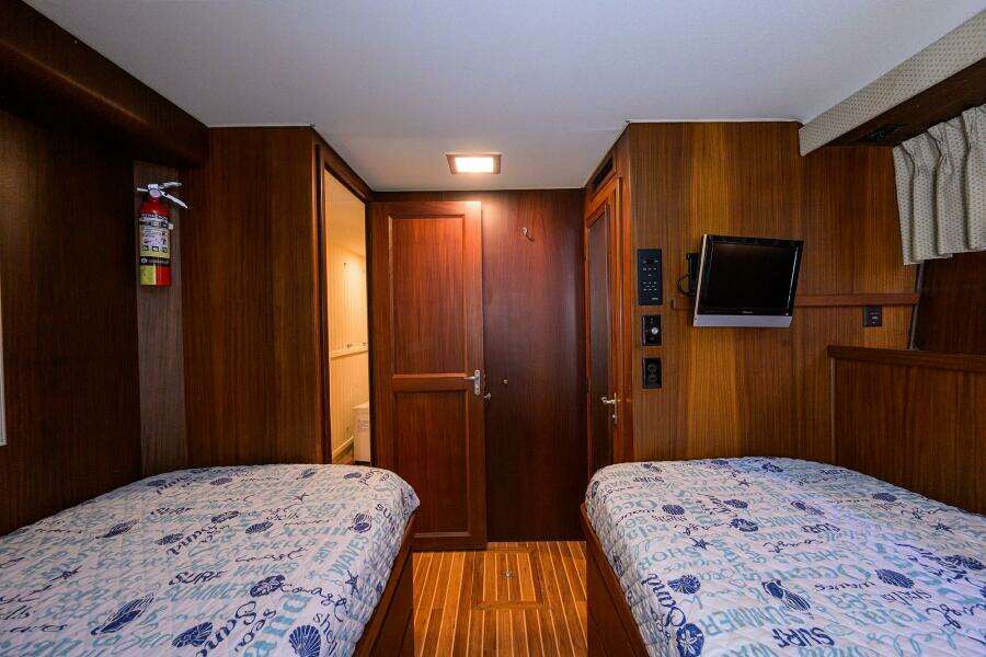Hatteras 63 - Phantom - Guest Stateroom