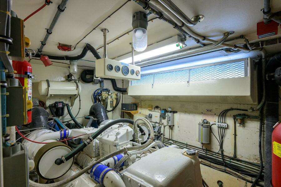 Hatteras 63 - Phantom - Engine Room