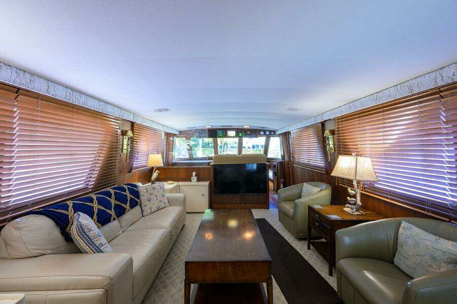 Hatteras 63 - Phantom - Salon