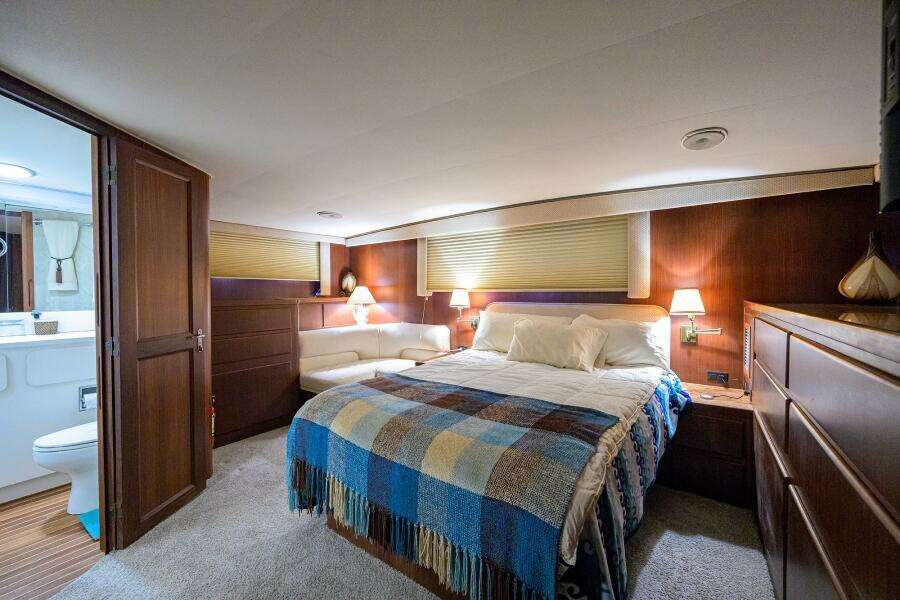 Hatteras 63 - Phantom - Master Stateroom