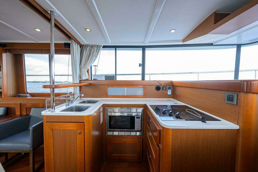 44 Beneteau Stellar Seascape - Galley, Sink and Cooktop
