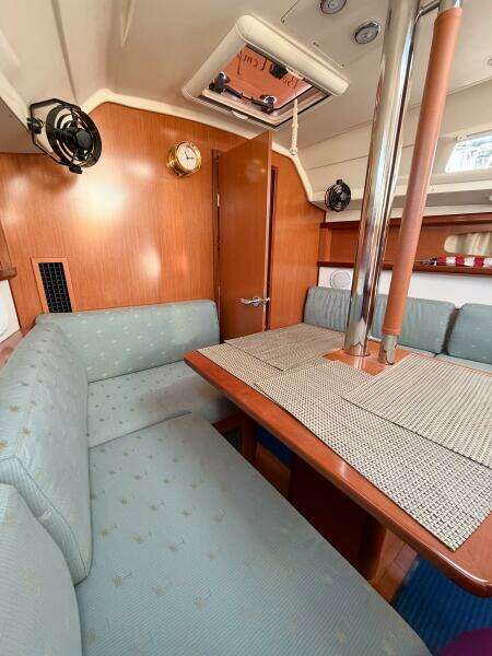 2009 Beneteau Oceanis 31