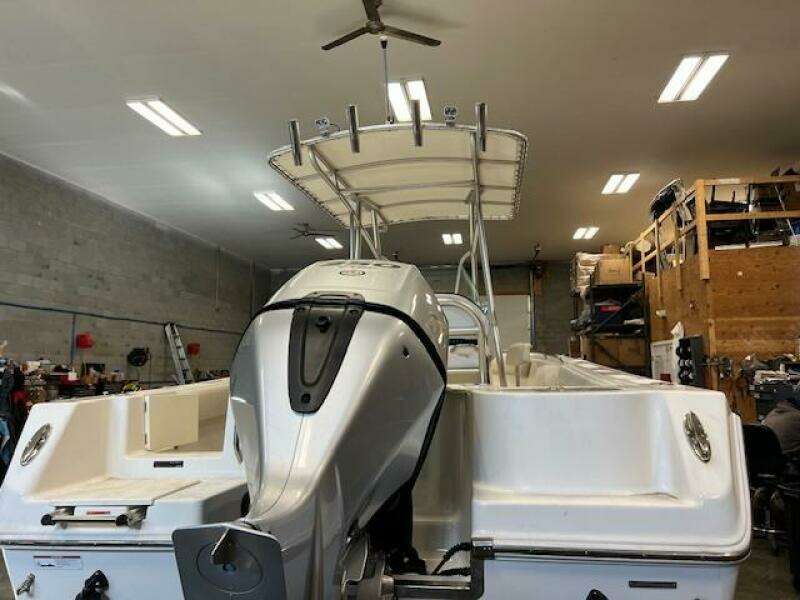 2023 Sailfish 220 CC