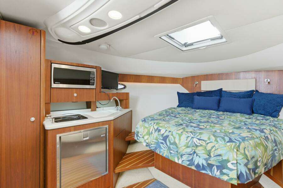 Tiara 31 Serenity- Cabin