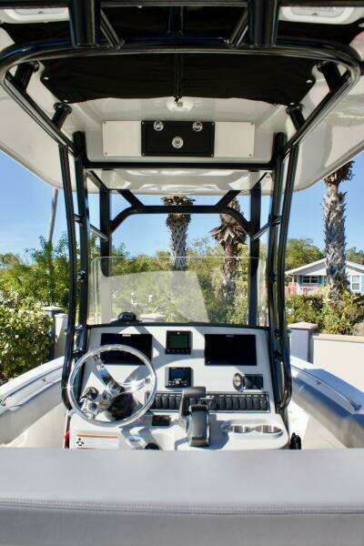 2022 Boston Whaler 230 Outrage