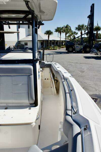 2022 Boston Whaler 230 Outrage