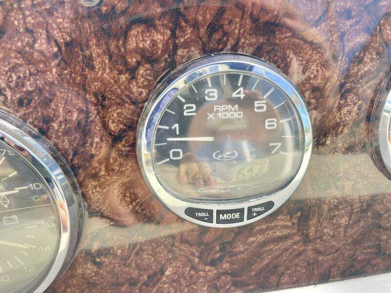 2004 Sea Ray Sundancer 320