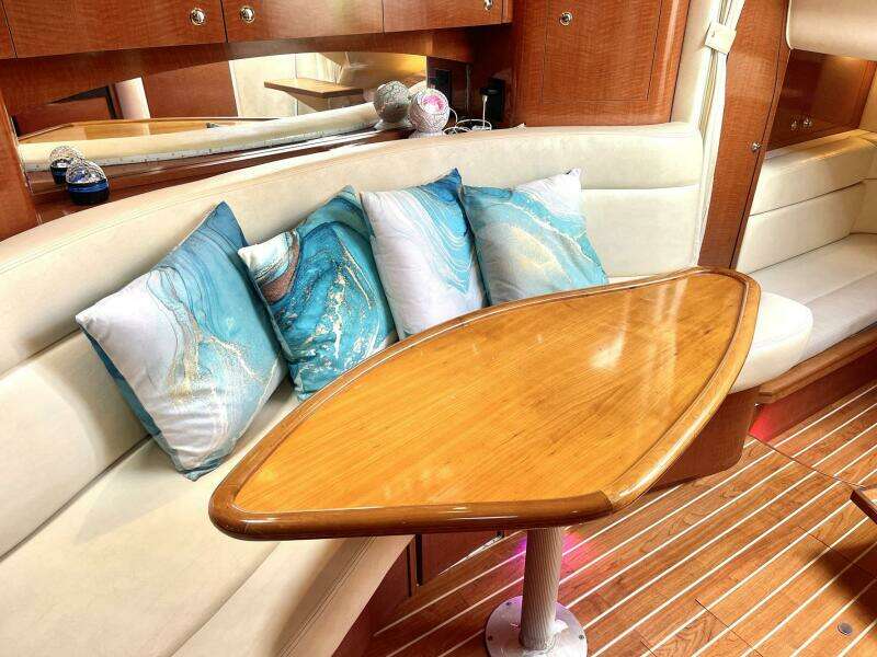 2004 Sea Ray Sundancer 320