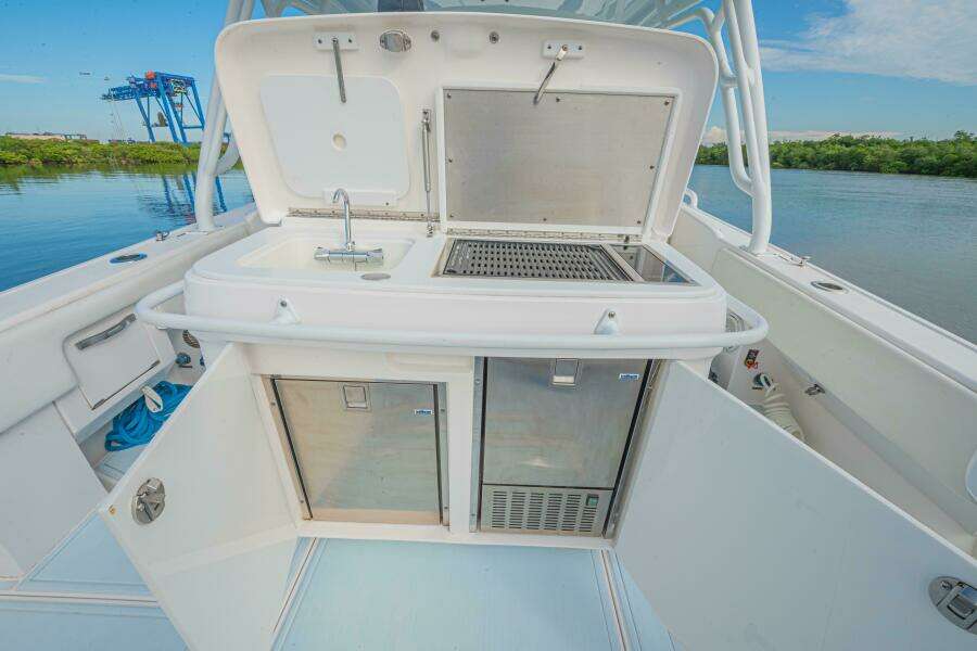 2018 Intrepid 407 Cuddy