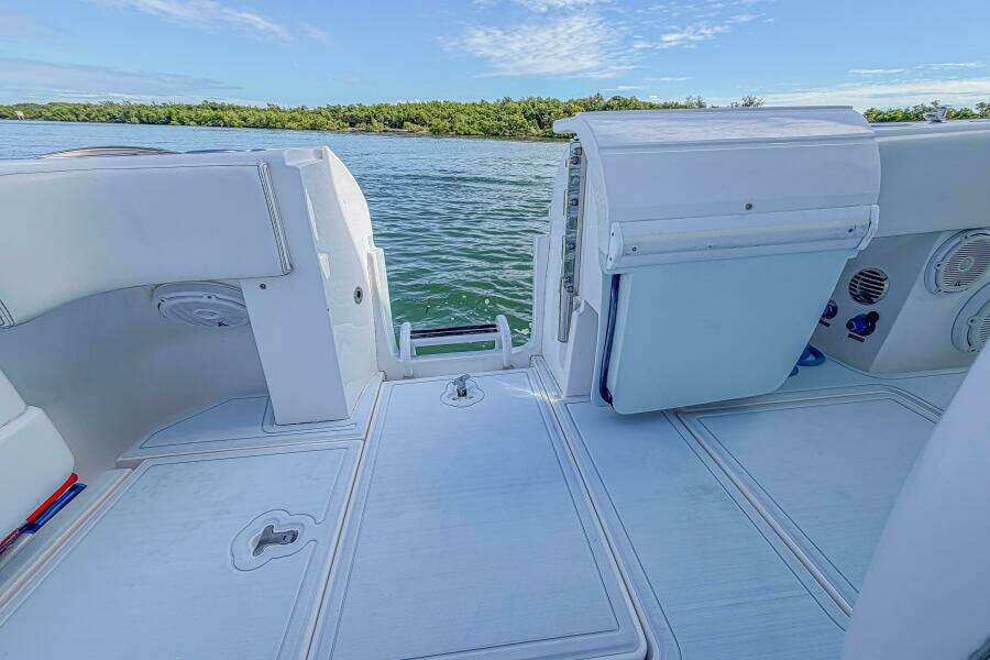 2018 Intrepid 407 Cuddy