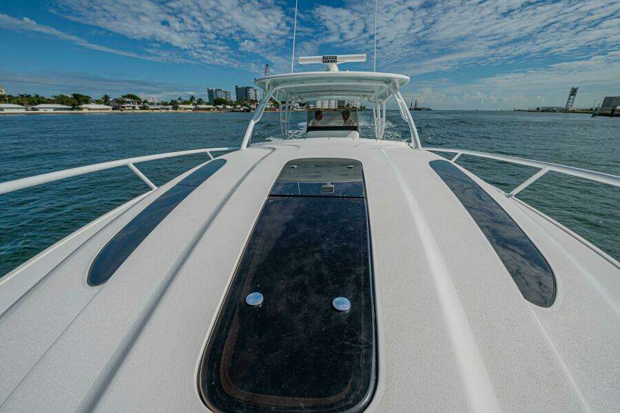 2018 Intrepid 407 Cuddy