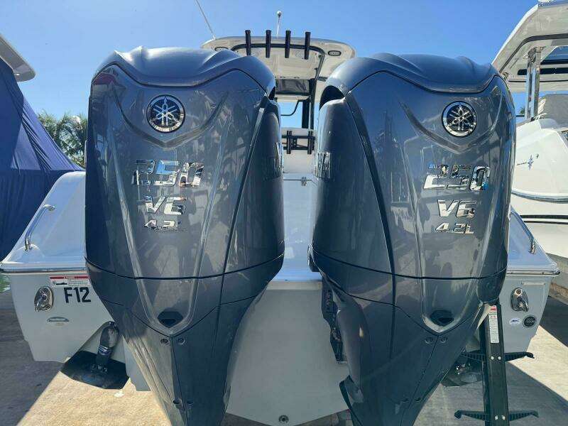 2022 Sea Hunt 27 Gamefish Forward Seating