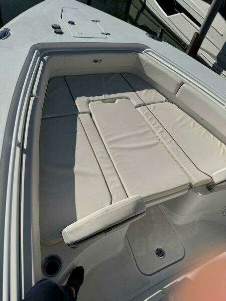 2022 Sea Hunt 27 Gamefish Forward Seating