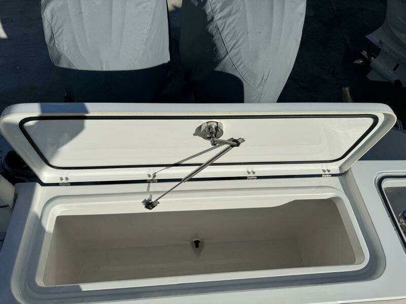 2022 Sea Hunt 27 Gamefish Forward Seating